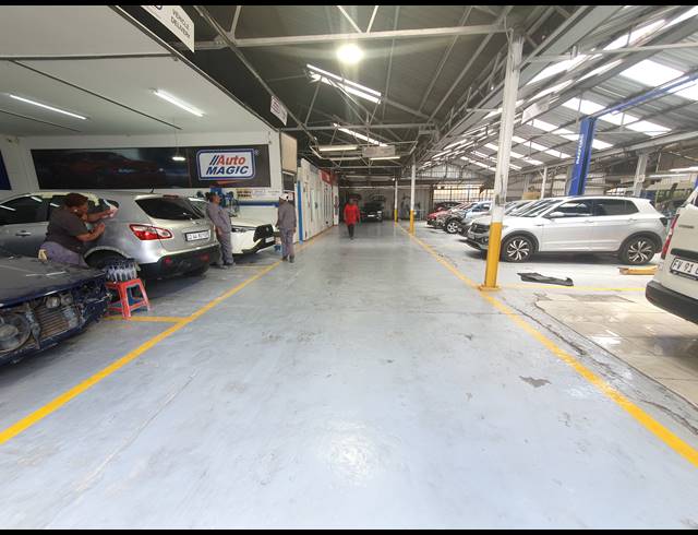 1,750M² WAREHOUSE FOR SALE IN NEW CENTRE